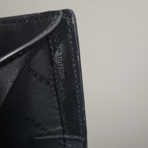 Burberry Nova Check wallet Great Used Condition - Picture 8 of 8